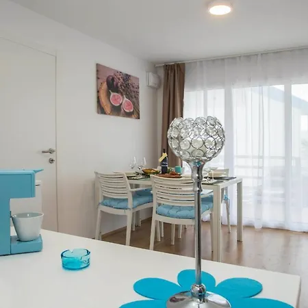 Beachfront Mobile Homes Village * Trogir