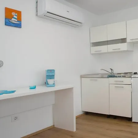Beachfront Mobile Homes Village Vikendica Trogir