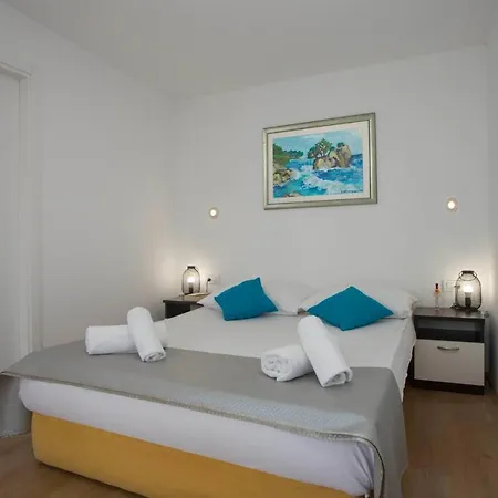 Vikendica Beachfront Mobile Homes Village Trogir