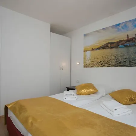 Beachfront Mobile Homes Village Trogir