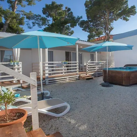 Beachfront Mobile Homes Village Hébergement de vacances